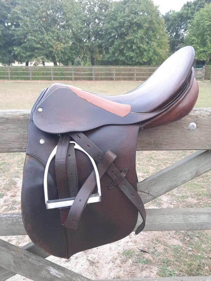 Stubben zadel 17inch met alle toebehoren, Dieren en Toebehoren, Paarden en Pony's | Zadels, Gebruikt, Dressuur, Ophalen