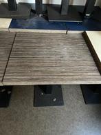 Tables en bois à motif rayé, Ophalen, Gebruikt, Vierkant, Metaal