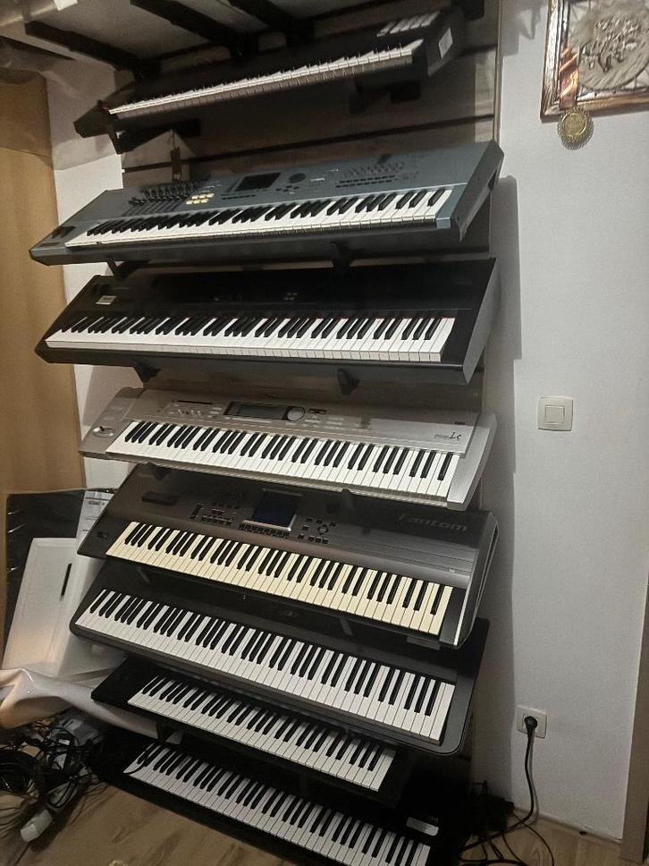 Verschillende synthesizers Met Garantie, Muziek en Instrumenten, Synthesizers, Gebruikt, Korg, Met midi-aansluiting, Ophalen