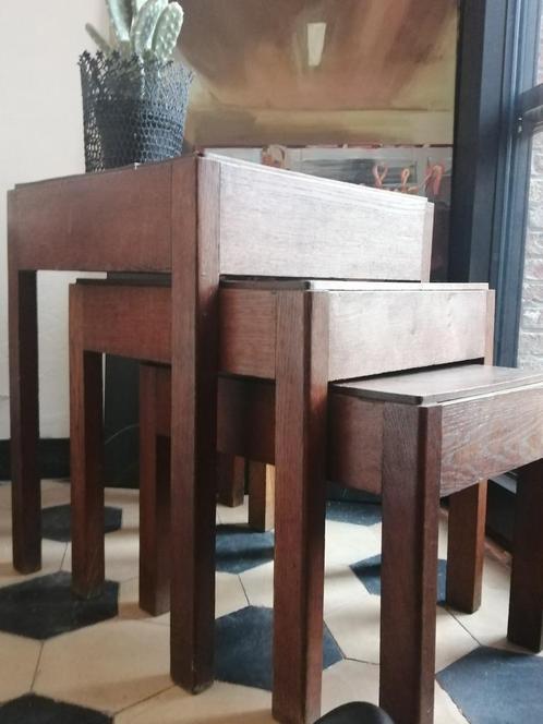 SET van 3 art deco eiken tafeltjes, Antiek en Kunst, Curiosa en Brocante, Ophalen
