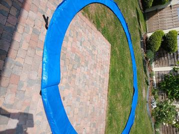 Nieuwe omranding trampoline 4m ongeveer beschikbaar voor biedingen