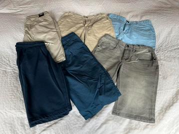 Jongens short maat 158 beschikbaar voor biedingen