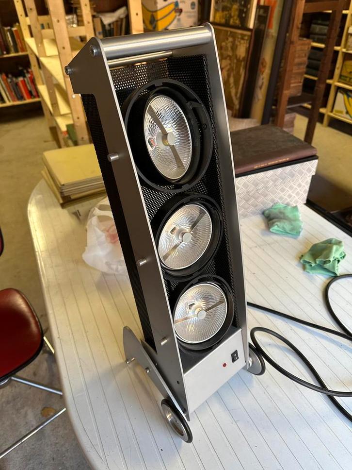 Support de projecteur portable, Articles professionnels, Aménagement de Bureau & Magasin | Mobilier de bureau & Aménagement, Éclairage