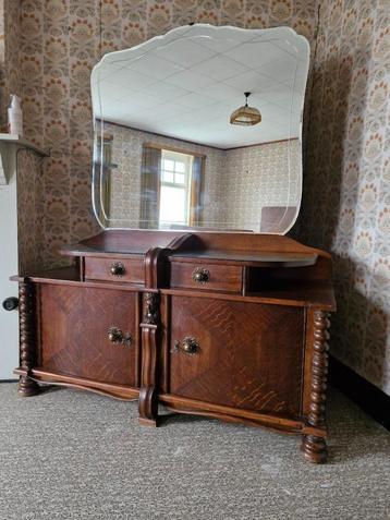commode basse avec sculptures et miroir, Enlèvement, Utilisé