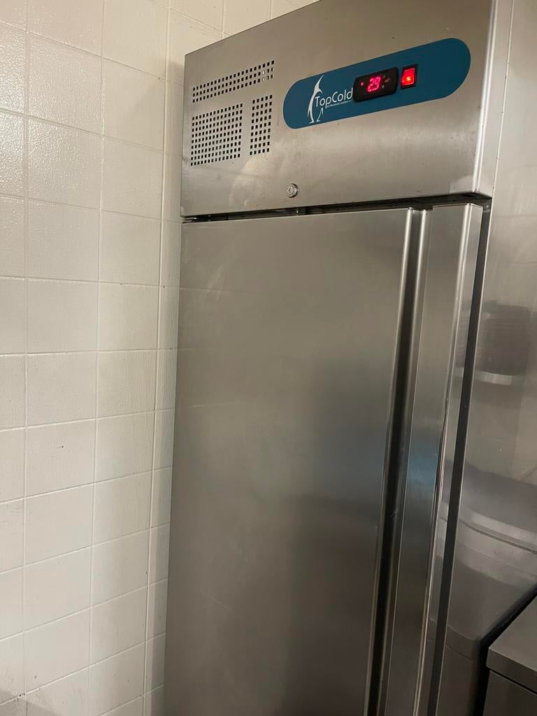 Frigo inox, Enlèvement