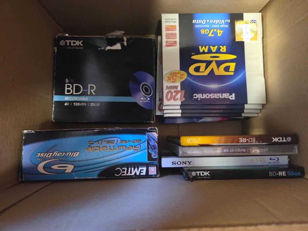 Br discs box/lot 1x tdk,panasonic,mediarange....., Enlèvement ou Envoi, Neuf, dans son emballage, Autres genres, Coffret