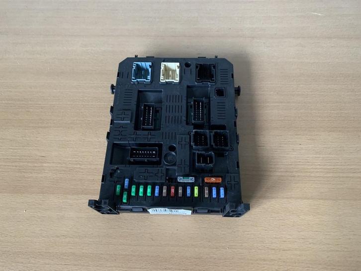 zekeringkast citroen berlingo peugeot partner 2008 tot 2018, Auto-onderdelen, Elektronica en Kabels, Citroën, Peugeot, Gebruikt