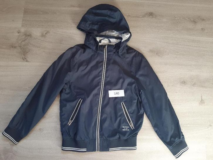 Blauwe tussenseizoenjas of winterjas maat 140 (10 jaar), Enfants & Bébés, Vêtements enfant | Taille 140, Garçon ou Fille, Manteau