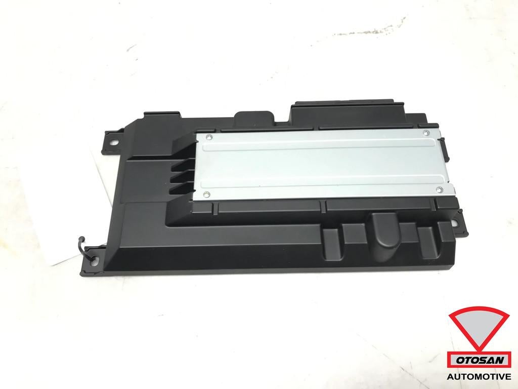 Audi A4 8W B&O Bang & Olufsen Versterker 8W0035223, Gebruikt, AUDI AG, Auto-Union-Strasse 1
85045  Ingolstadt, DE, Audi