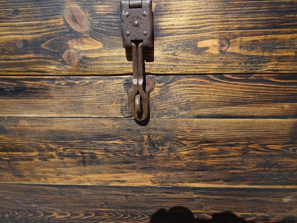 antieke houten grote kist, Enlèvement