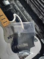 Bass Marcus Miller, Musique & Instruments, Instruments à corde | Guitares | Basses, Enlèvement, Comme neuf, Électrique, 5 cordes