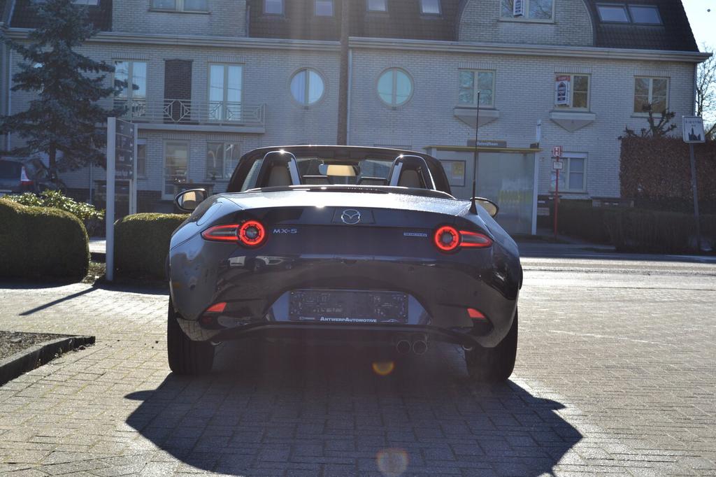 MX-5 Kazari - Directiewagen - Garantie 01/2031, Autos, Mazda, 0 kg, Achat, Entreprise, 2 portes