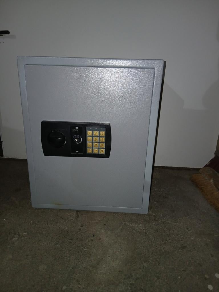 Grote kluis electonische met cijfer combinatie 75€, Ophalen of Verzenden