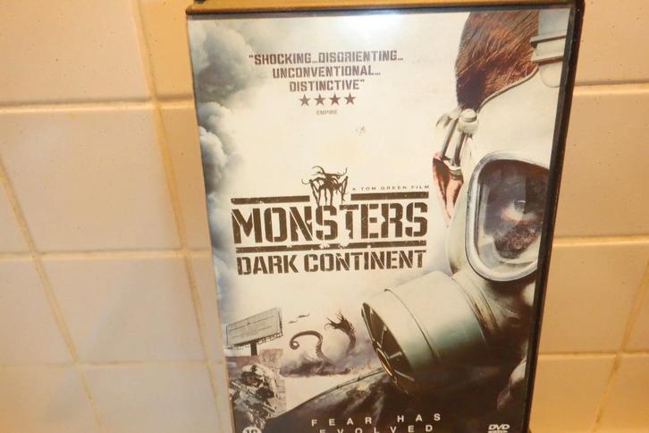 DVD Monsters Dark Continent., CD & DVD, DVD | Horreur, Comme neuf, Monstres, À partir de 16 ans, Envoi