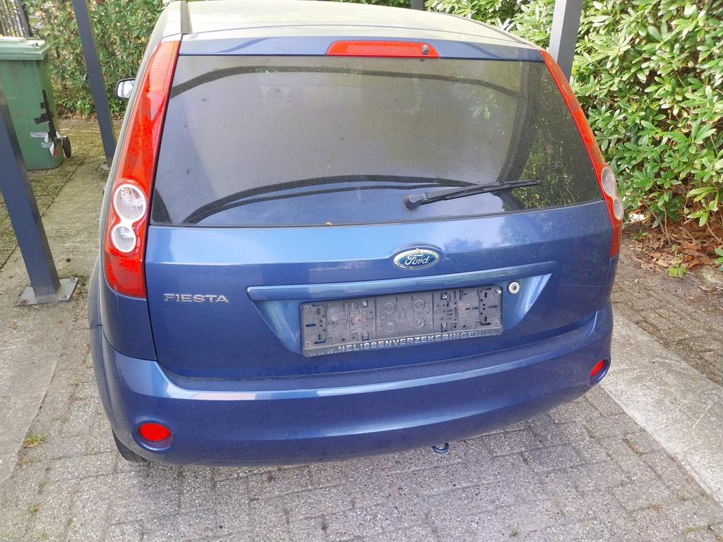 Ford fiesta 1.2 benzine . 252.000kilometers, Autos, Achat, Boîte manuelle, 5 portes, Particulier