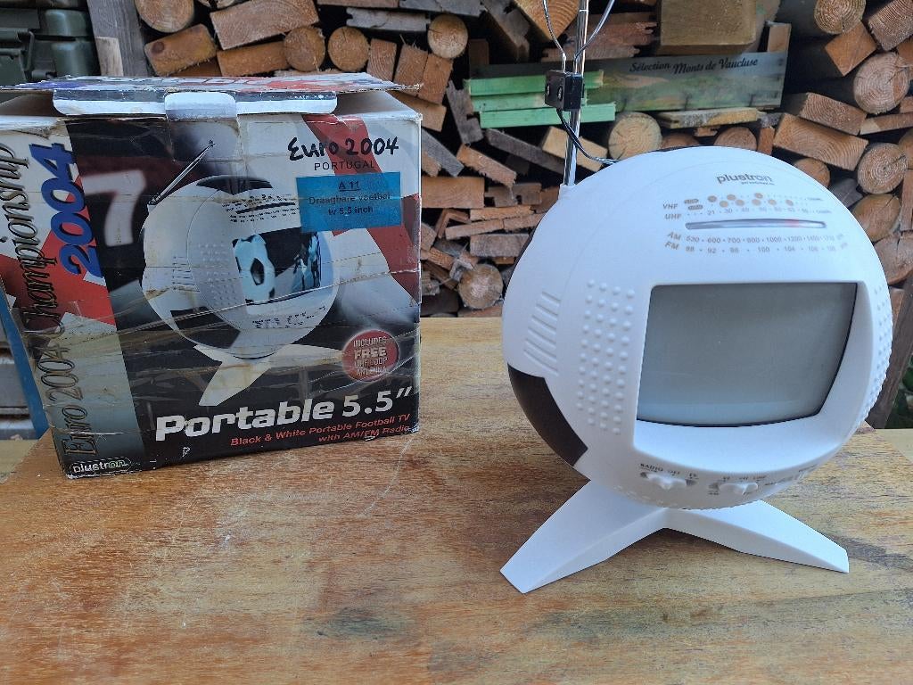 Plustron tv  voetbal, TV, Hi-fi & Vidéo, Télévisions, Enlèvement ou Envoi, Comme neuf