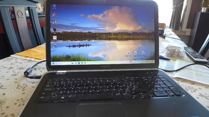Laptop DELL INSPIRON 17 R SE 7720, Computers en Software, Windows Laptops, Zo goed als nieuw, 17 inch of meer, SSD, 2 tot 3 Ghz