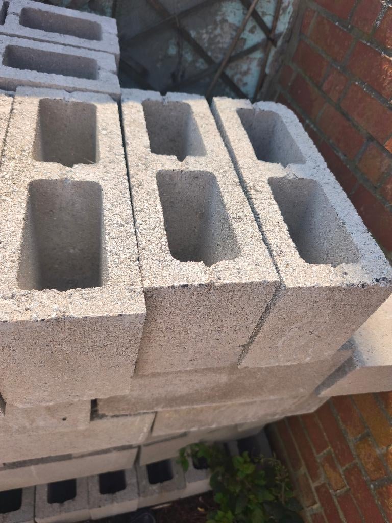 Betonblokken  Ongebruikt 70 stuks. +Handkar, Enlèvement, Neuf