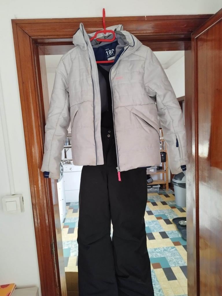 Ski pakken bestaande uit broek en jas 2 x, Ophalen of Verzenden, Zo goed als nieuw, Maat 164