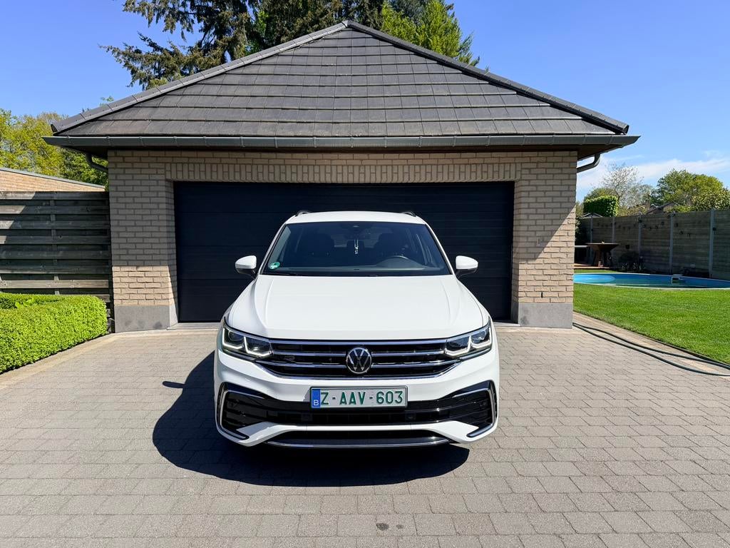 VOLKSWAGEN TIGUAN R LINE 1.5 TSI 2022 59.000KM HEEL PROPER, Autos, Achat, Entreprise, Entretenue par le concessionnaire, Noir