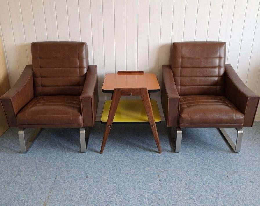 Deux fauteuils vintage en Skaï marron, Ophalen, Metaal, Twee