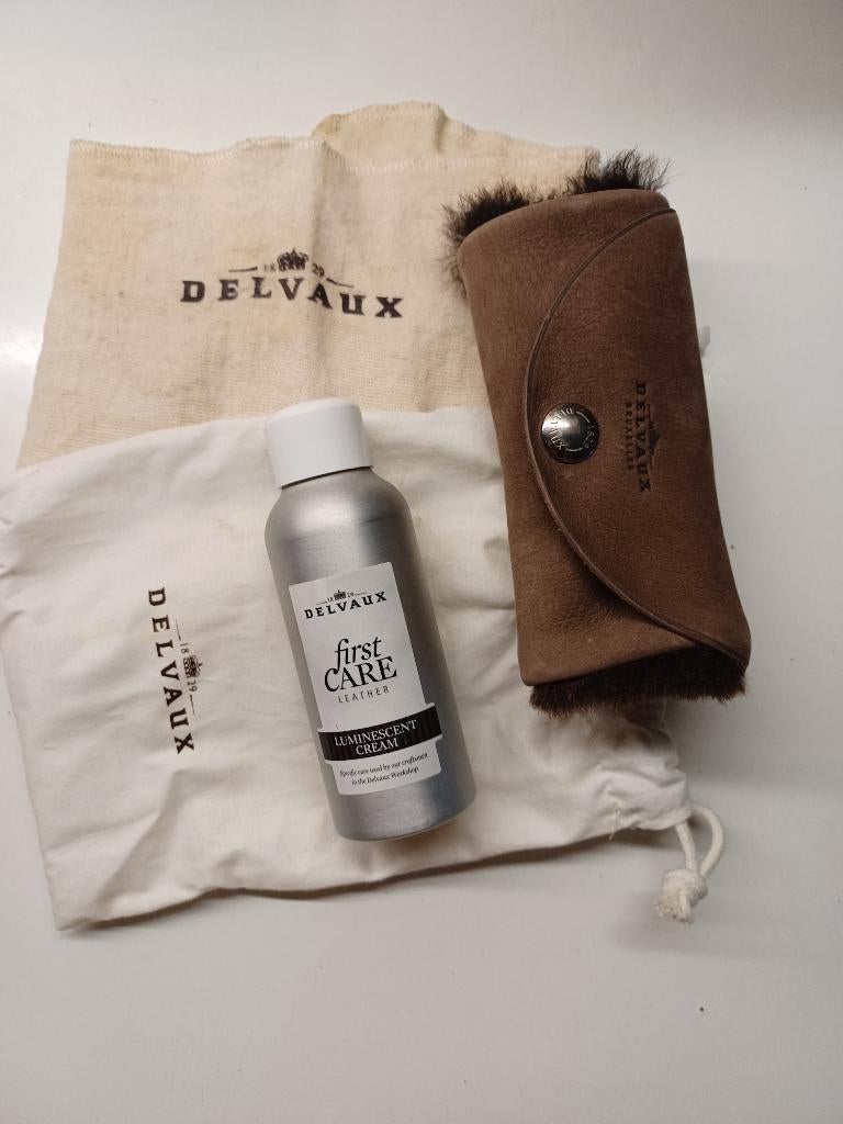 Delvaux onderhoudsset voor lederen handtas., Gebruikt, Bruin, Leer, Ophalen