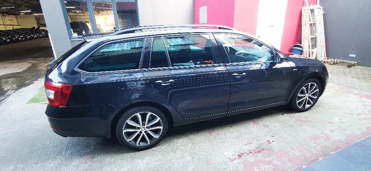 Škoda Octavia Combi – Diesel – 251.467 km – Très bon état, Autos, Skoda, Entreprise, Octavia, Vitres électriques, Caméra, Capteur de stationnement