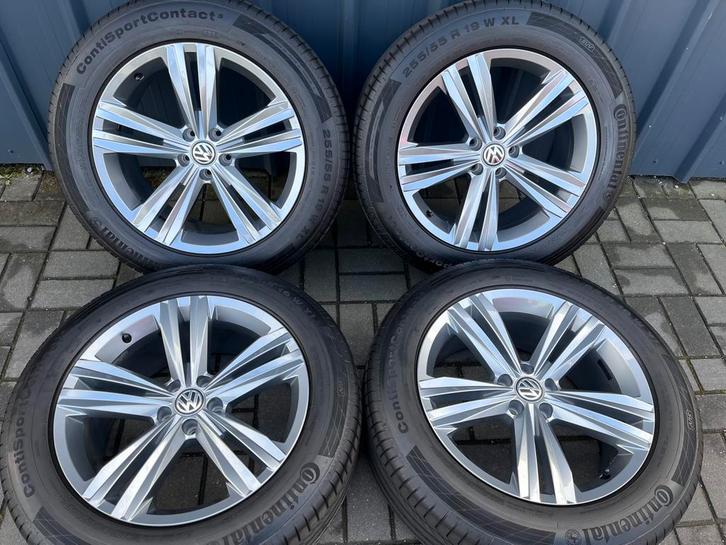 Jantes Sebring Touareg R-Line 255/50/19 été Continental neuf, Autos : Pièces & Accessoires, Pneus & Jantes, Pneus et Jantes, Pneus été