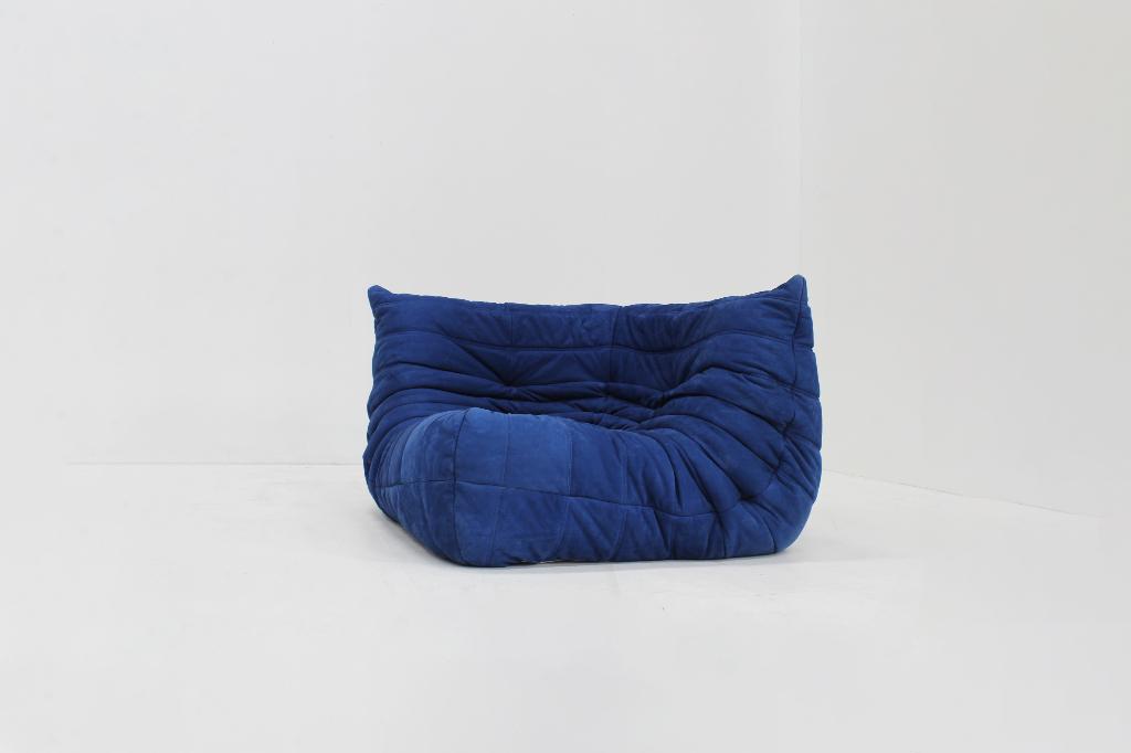 Fauteuil d'angle Togo en cuir nubuck bleu Ligne Roset, Antiquités & Art, Enlèvement ou Envoi