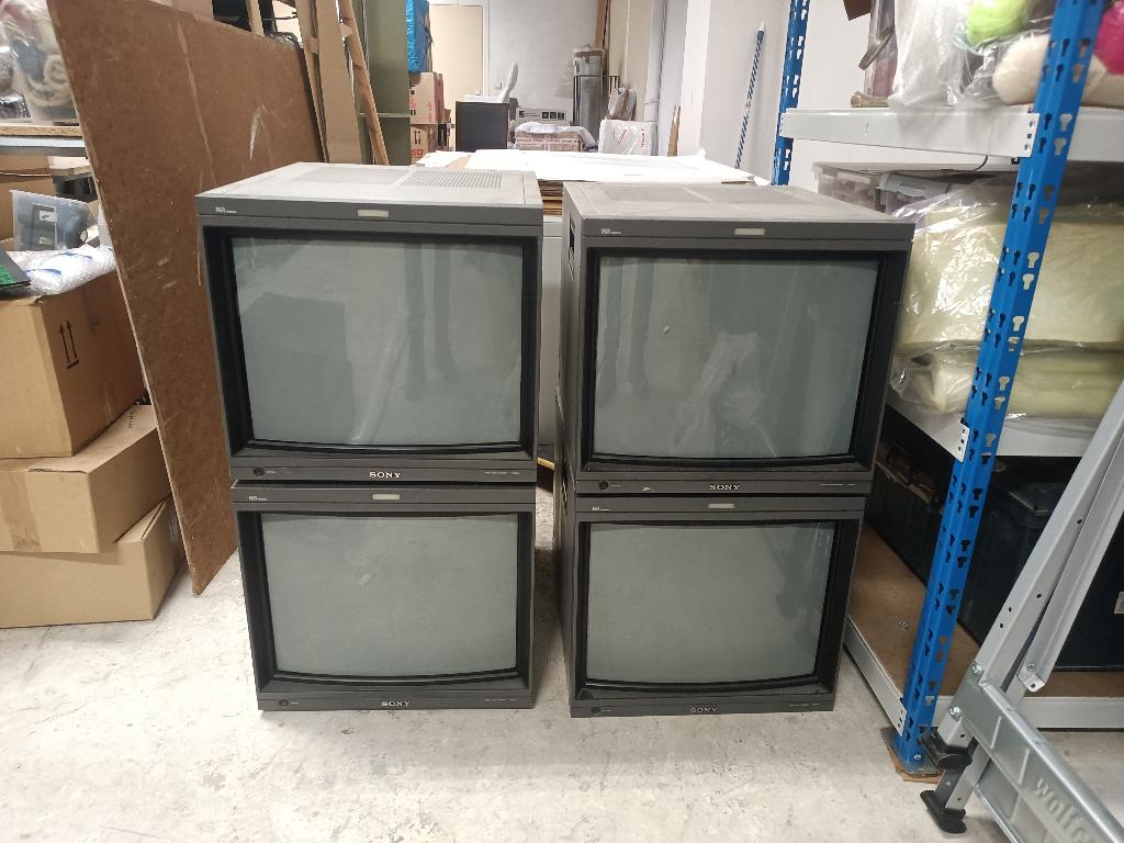4 Sony Monitors TRINITRON COLOR VIDEO MONITOR, Audio, Tv en Foto, Vintage Televisies, Ophalen, Gebruikt, 40 tot 60 cm, Sony