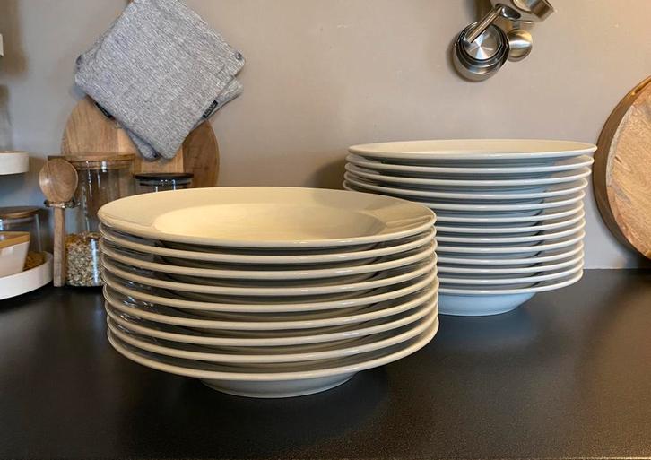 Diepe borden, Maison & Meubles, Cuisine | Vaisselle, Comme neuf, Assiettes(s), Porcelaine, Enlèvement