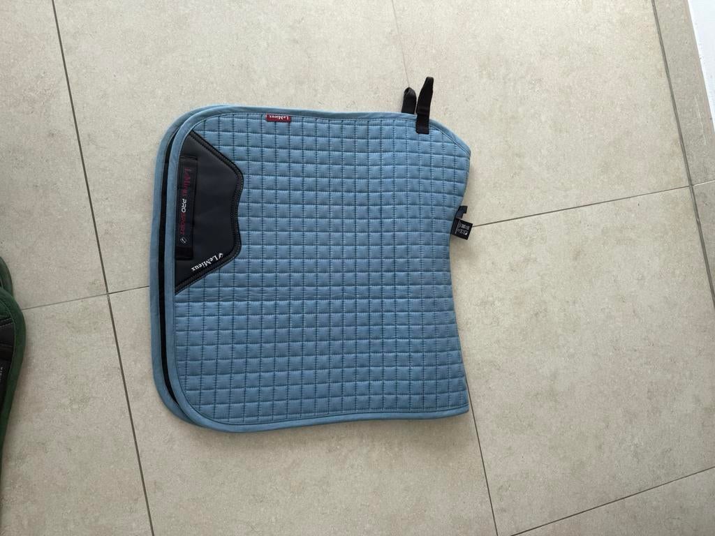 Lemieux dressuur cob, Animaux & Accessoires, Chevaux & Poneys | Couvertures & Couvre-reins, Tapis de dressage, Bleu, Comme neuf