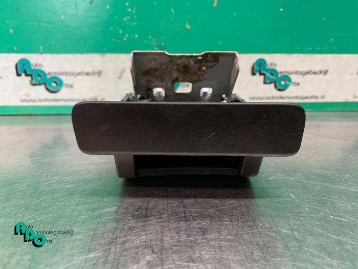 Cendrier avant d'un Daihatsu Cuore (Cuore 03-), Autos : Pièces & Accessoires, Habitacle & Garnissage, Daihatsu, Utilisé, 3 mois de garantie