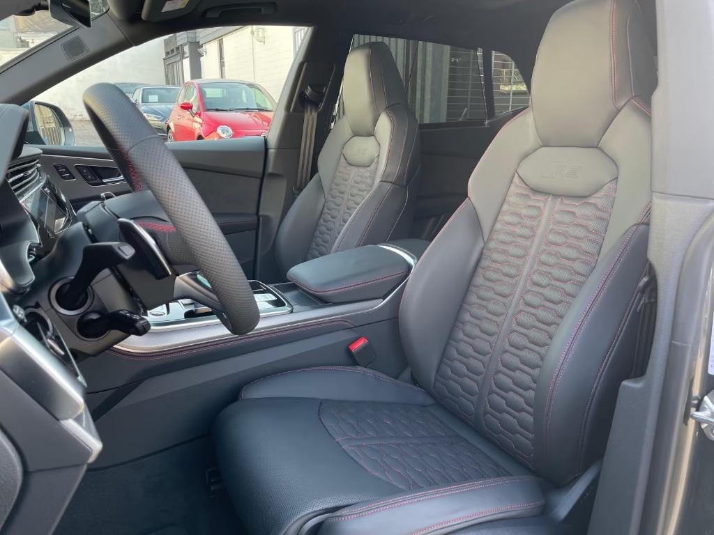 NEW RSQ8 PERF LP 198900€ BLACKP/305/HEAD/PANO/TREKH/23/OLED, Parkeerassistent, 5 zetels, SUV of Terreinwagen, Zilver of Grijs