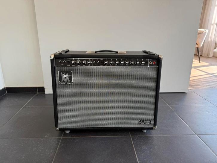 Music Man 212 HD 130 – 130W buizen combo, Muziek en Instrumenten, Versterkers | Bas en Gitaar, Zo goed als nieuw, Gitaar, Ophalen