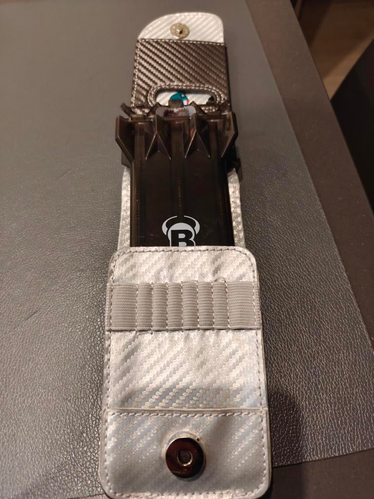 Bull's SECC dartcase., Sport en Fitness, Darts, Pijlen, Ophalen of Verzenden