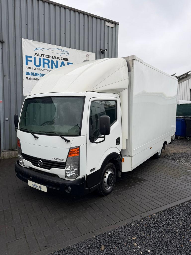Nissan Cabstar avec hayon déjà inspecté, voiture avec TVA, Autos, Achat, Entreprise, Boîte manuelle, Noir