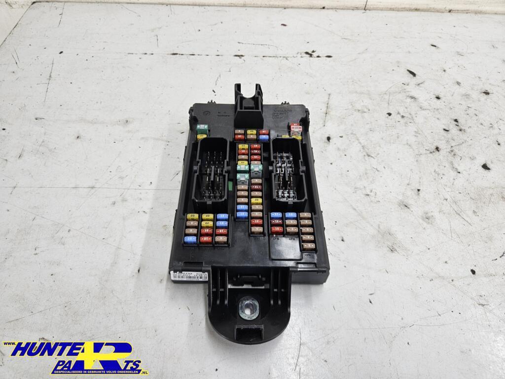 Zekeringskast Volvo XC90/V60/XC60/V90 ('14-'22) 31682732, Gebruikt, Ophalen of Verzenden, Volvo, Volvo