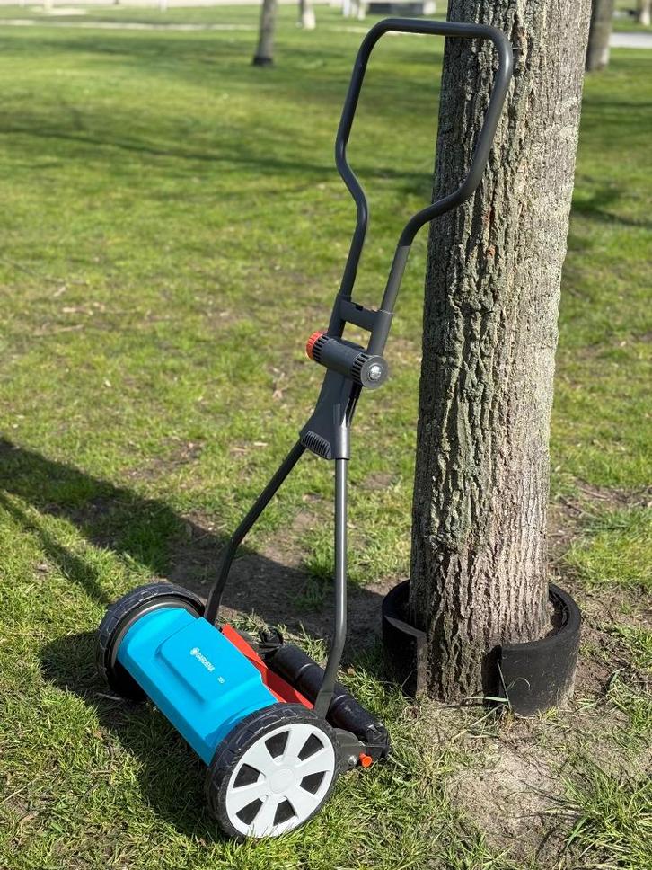 Gardena kooimesmaaier 330 - manuele grasmaaier, Tuin en Terras, Grasmaaiers, Zo goed als nieuw, Handgrasmaaier, 30 t/m 39 cm, Kooimesmaaier