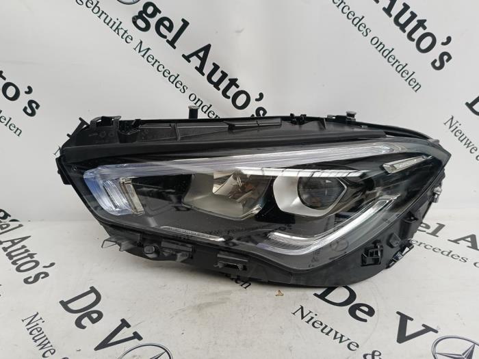 Phare gauche d'un Mercedes CLA, 3 mois de garantie, Utilisé, -, -