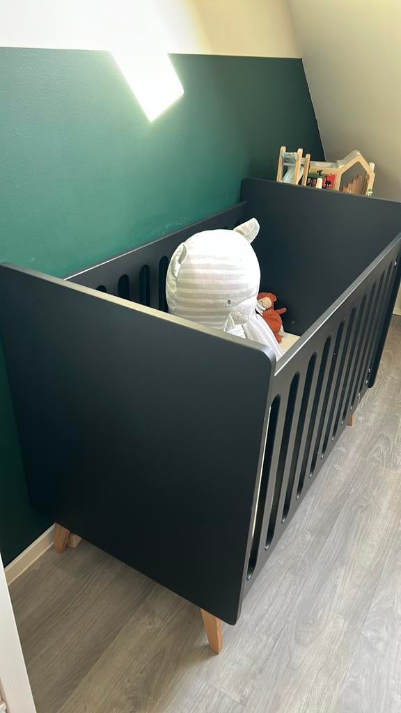 Kinder bed zwart 125x70x95, Kinderen en Baby's, Ophalen, Gebruikt, Jongetje of Meisje