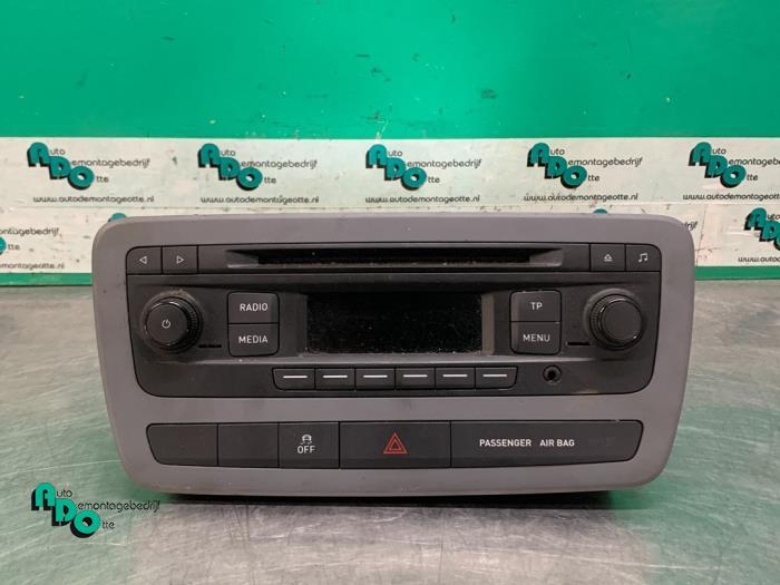 Radio/Lecteur CD d'un Seat Ibiza (Ibiza 08-), Autos : Pièces & Accessoires, Électronique & Câbles, Seat, Utilisé, 3 mois de garantie