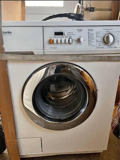 In top staat Miele, 6 à 8 kg, Programme lavage à la main, 1600 tours ou plus, Comme neuf