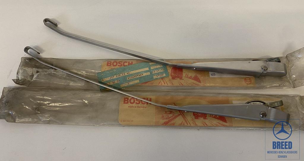 NOS set ruitenwisserarmen L+R voor Mercedes-Benz R107 SL, -, Nieuw, Ophalen of Verzenden, -