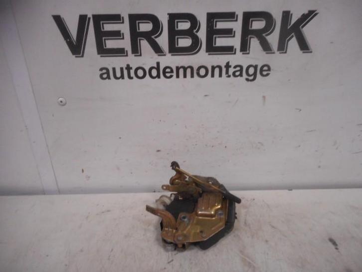 PORTIERSLOT RECHTS VOOR Mercedes-Benz 190 (W201), Auto-onderdelen, Carrosserie, Mercedes-Benz, Voor, Rechts, Gebruikt