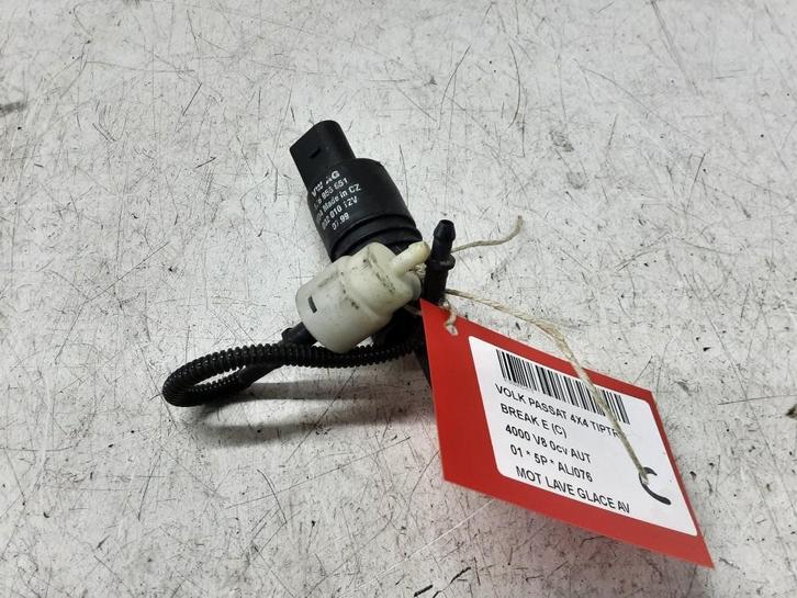 RUITENSPROEIERPOMP VOOR Passat Variant 4Motion (3B6), Auto-onderdelen, Ruiten en Toebehoren, Volkswagen, Gebruikt