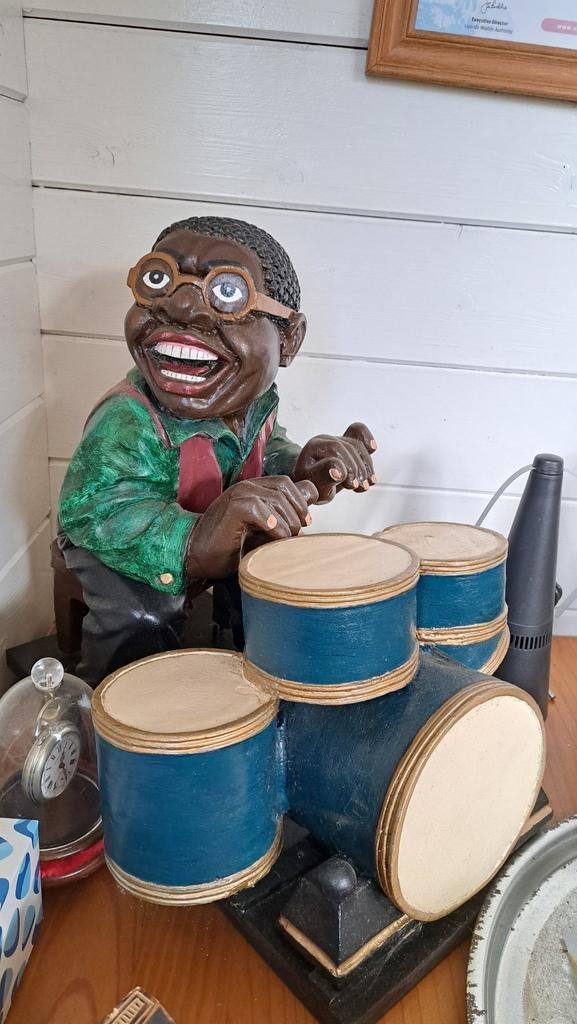 Batteur noir drôle, Enlèvement