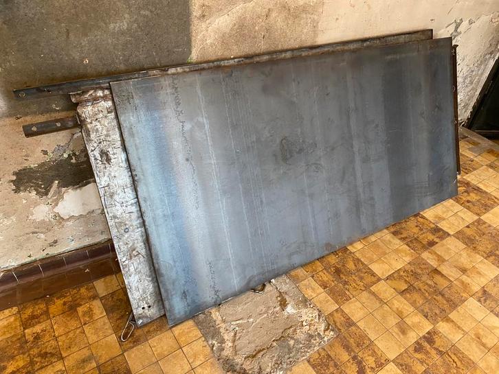 2 plaques métalliques, Bricolage & Construction, Métaux, Fer, Enlèvement