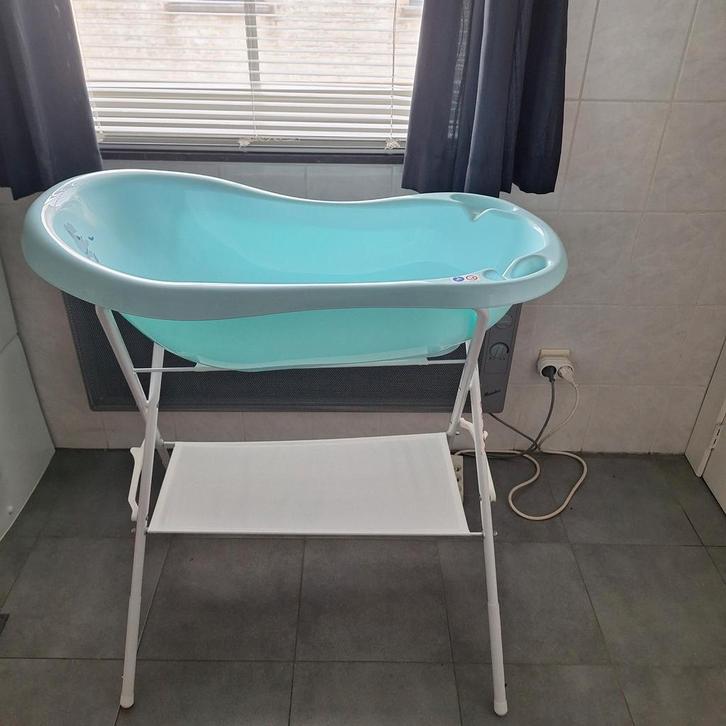 Belle baignoire pour bébé sur support, Enfants & Bébés, Bains & Soins, Baignoire, Enlèvement