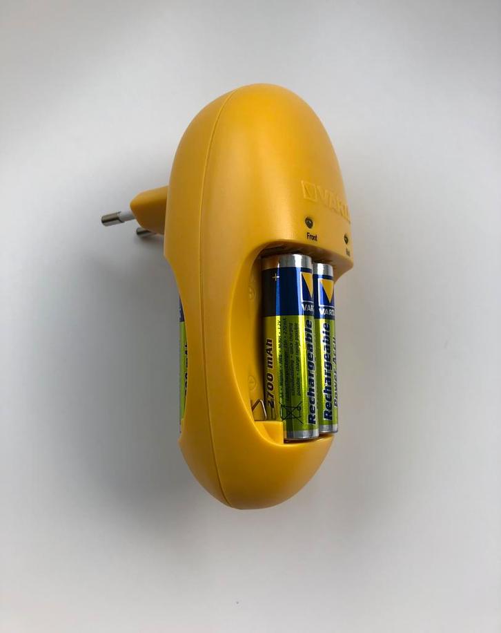 Varta batterijlader 57062 - werkt perfect - topstaat, Audio, Tv en Foto, Opladers, Nieuw, Ophalen of Verzenden